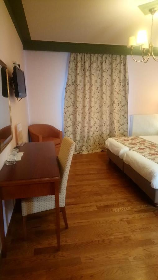 Hotel Pelasgos Karítaina エクステリア 写真