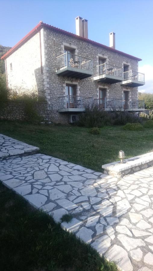 Hotel Pelasgos Karítaina エクステリア 写真
