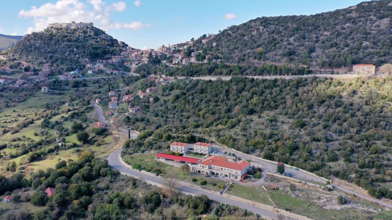 Hotel Pelasgos Karítaina エクステリア 写真